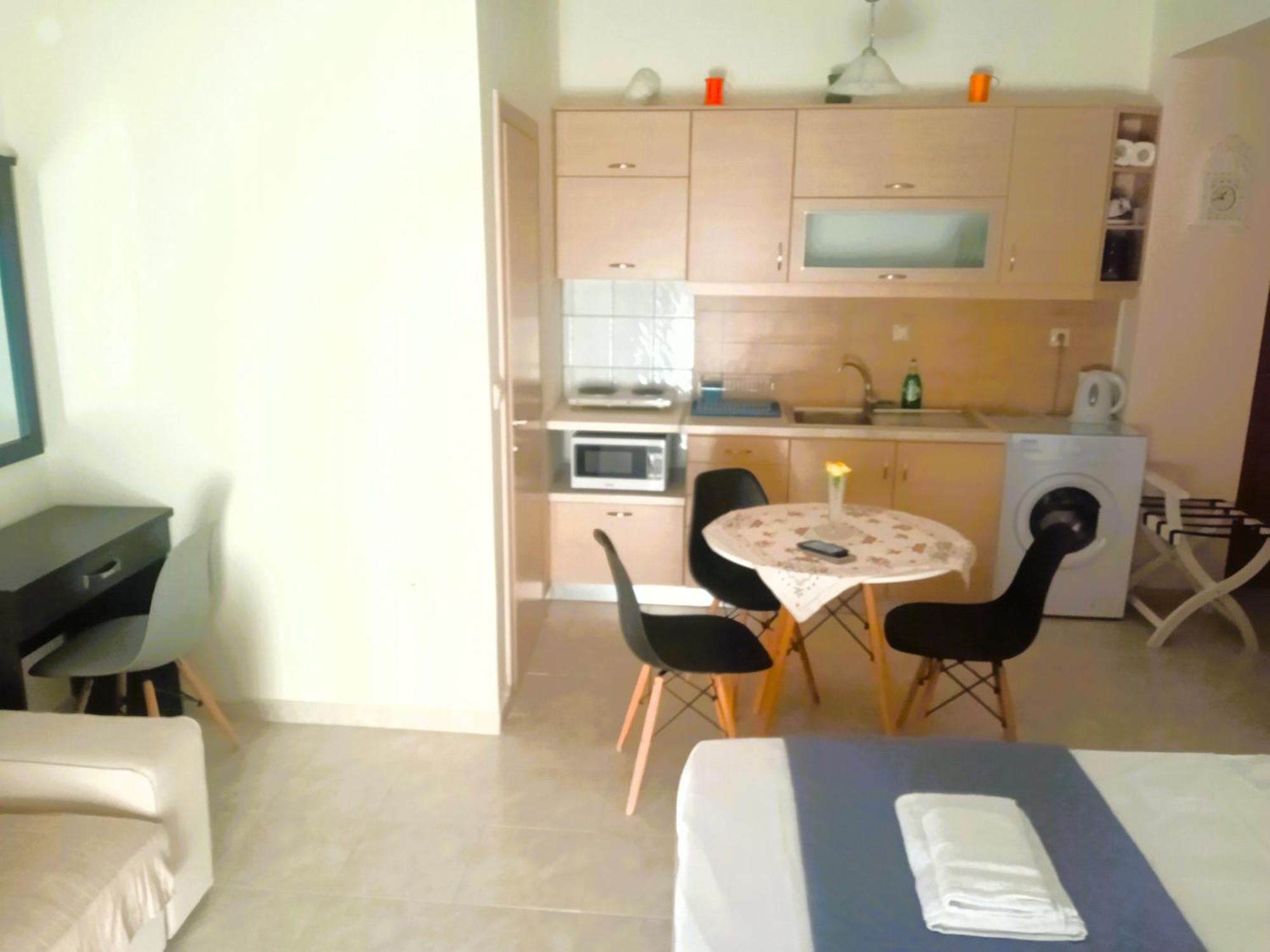 Alkioni City Apartments Chrissi Akti Chania Exterior foto